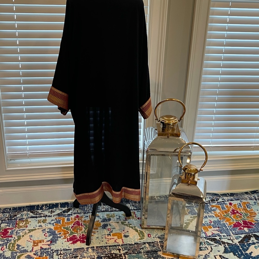 Beautiful black open front kimono with Aztec arm and bottom trim - Picture 9 of 11